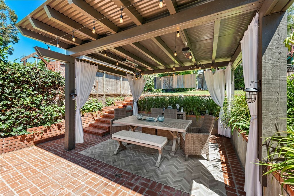 Property Photo:  2072 Glenneyre Street  CA 92651 