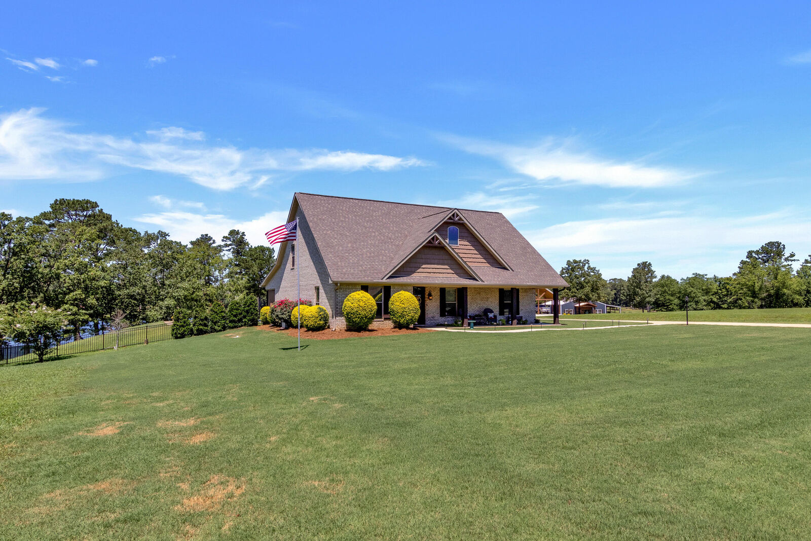 Property Photo: 212 Lake Estates Dr. MS 38858
