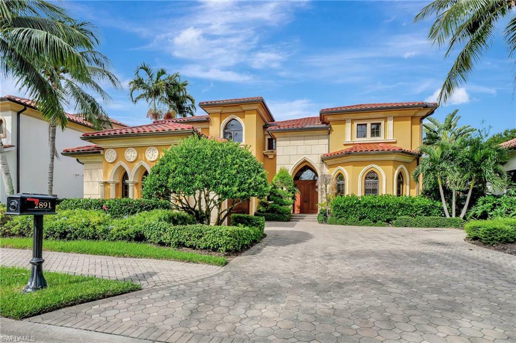 Property Photo: 2891 Tiburon Blvd E FL 34109