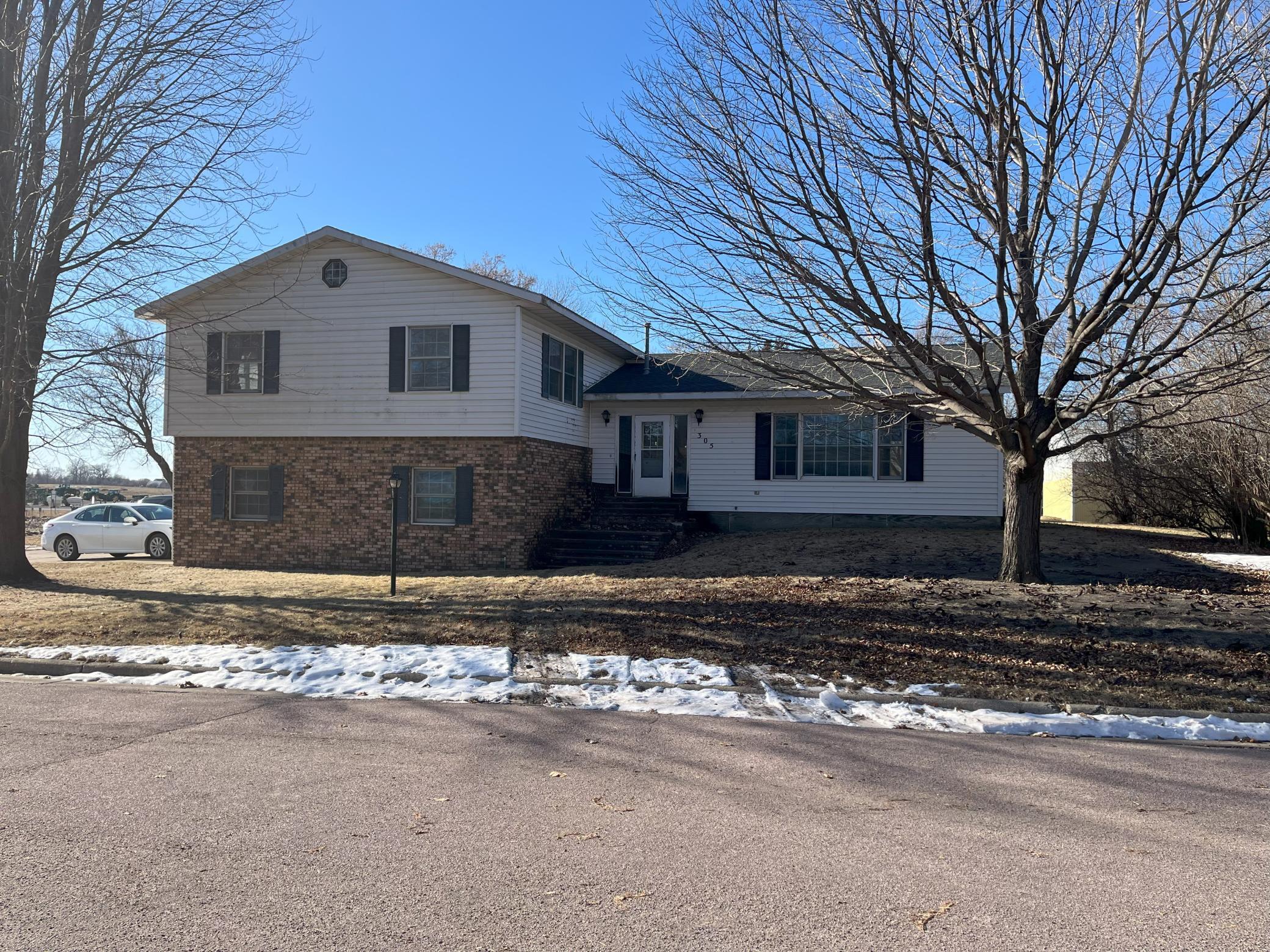 305 S 6th Avenue E  Truman MN 56088 photo