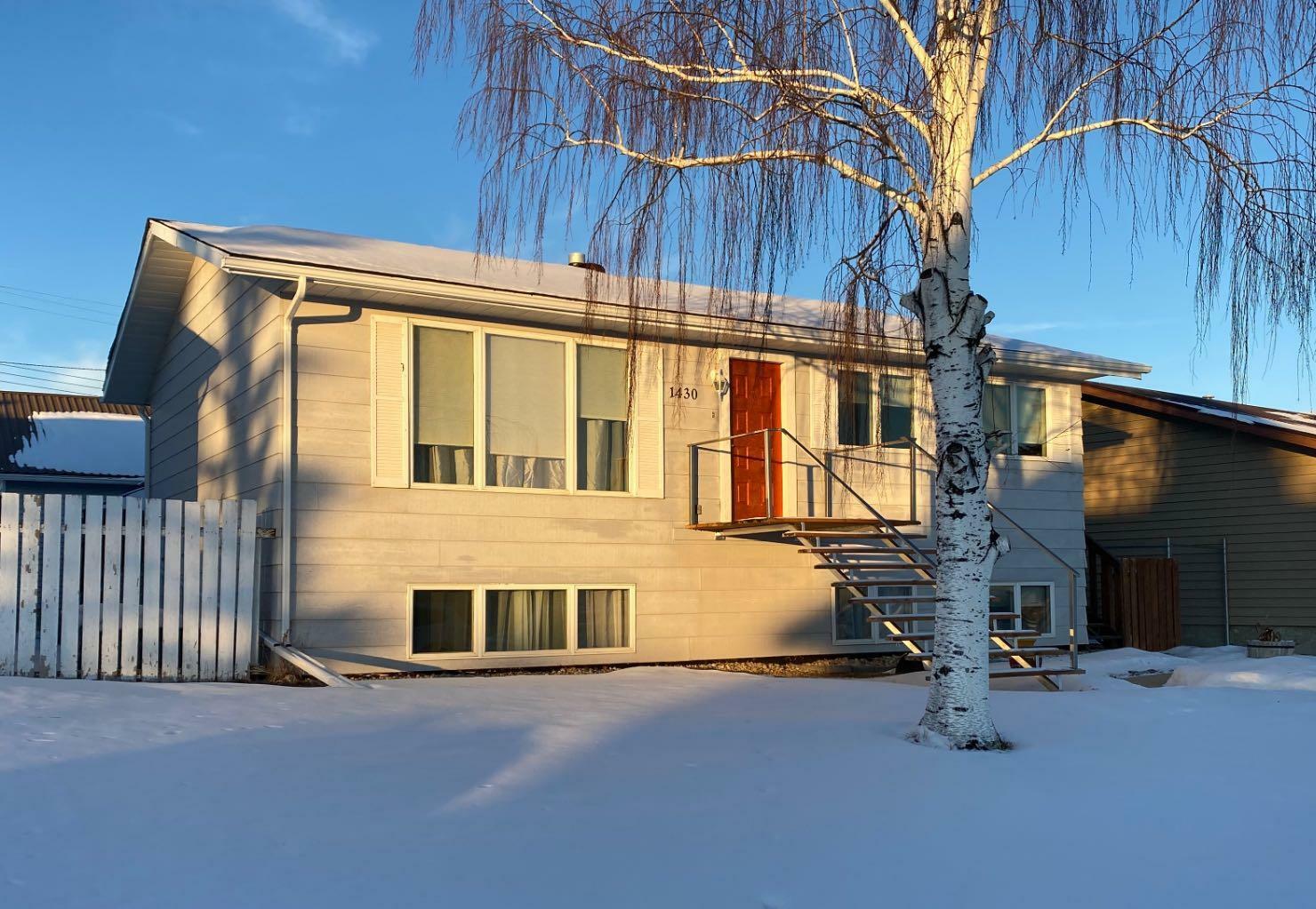 Property Photo:  1430 4 Ave NW  AB T0J 0Y1 