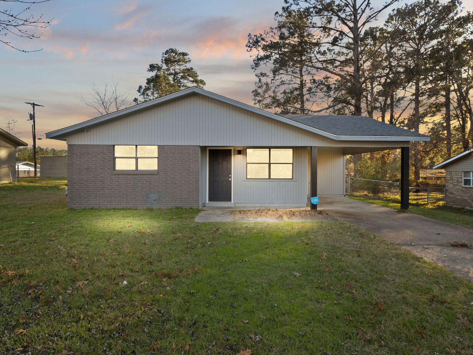 Property Photo: 405 Birch St LA 71461