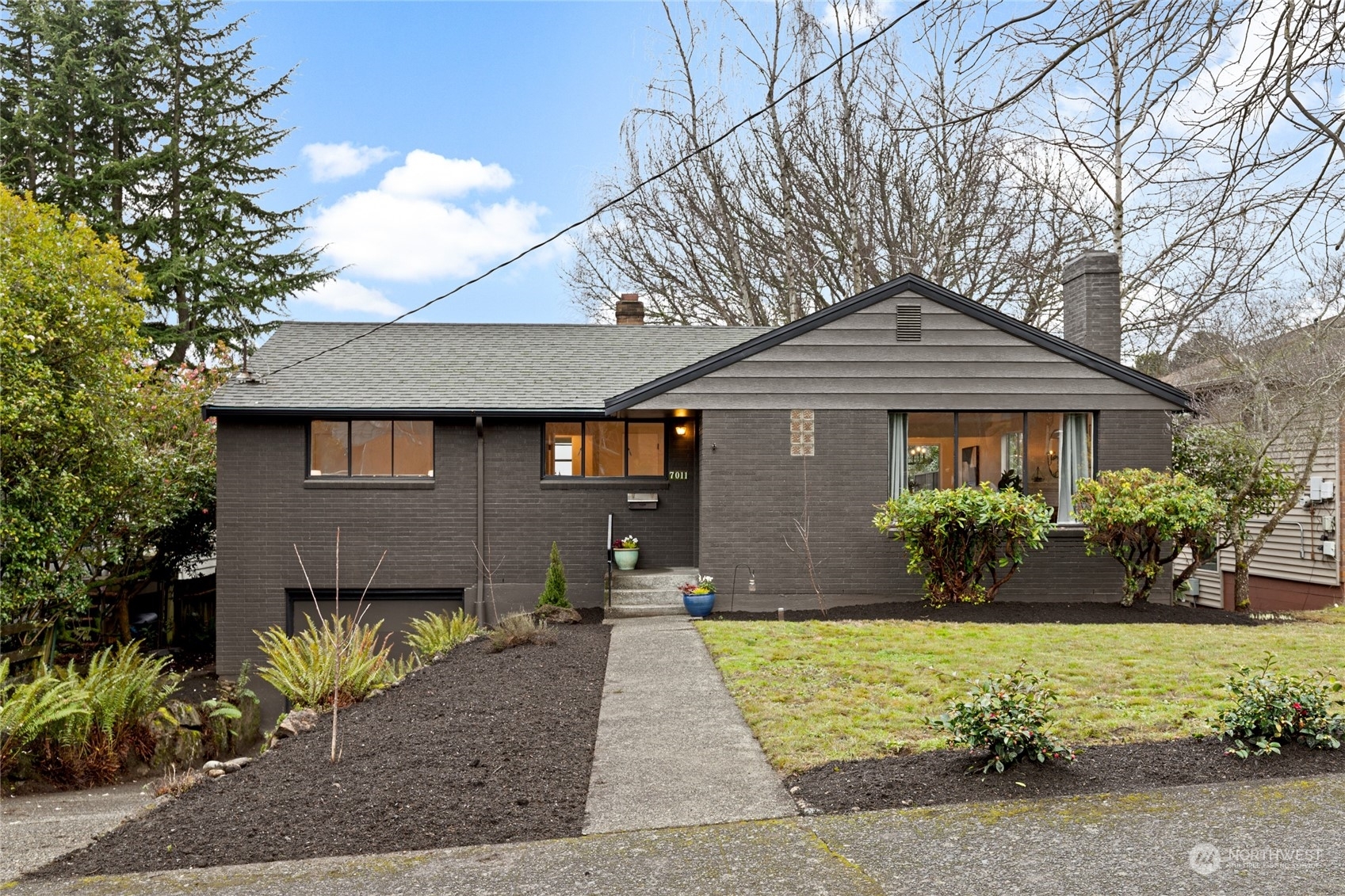 Property Photo:  7011  42nd Avenue NE  WA 98115 