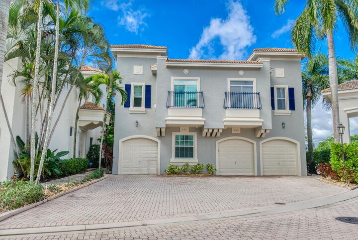 Property Photo: 507 Resort Lane FL 33418