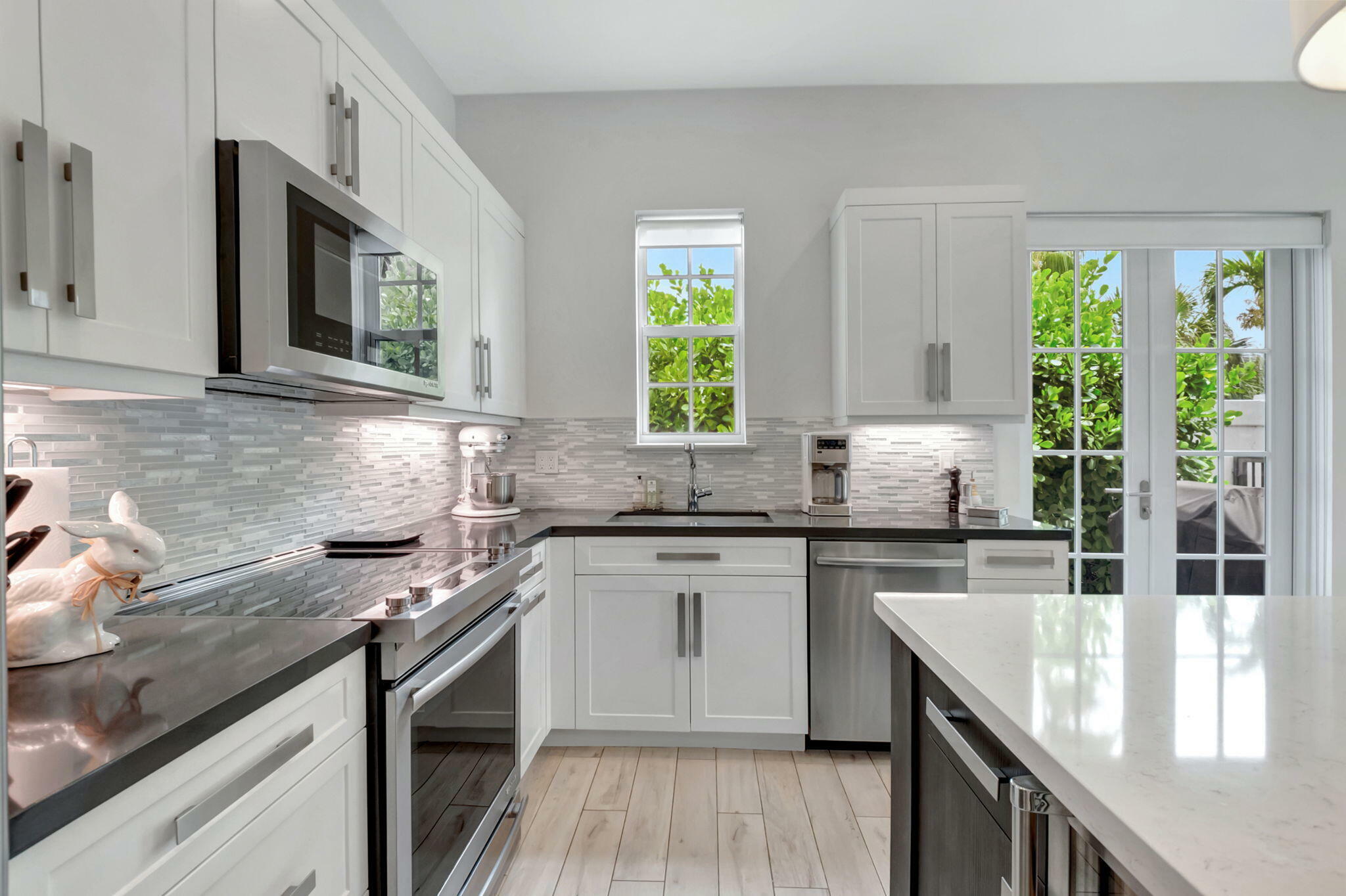 Property Photo: 914 St George Boulevard FL 33483