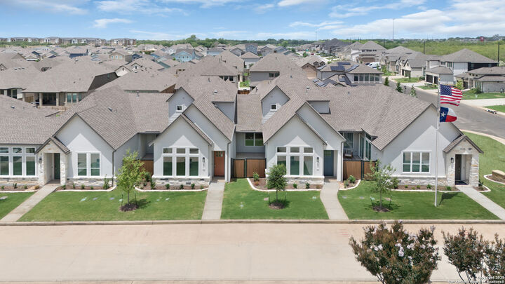 Property Photo: 10011 University Way TX 78224