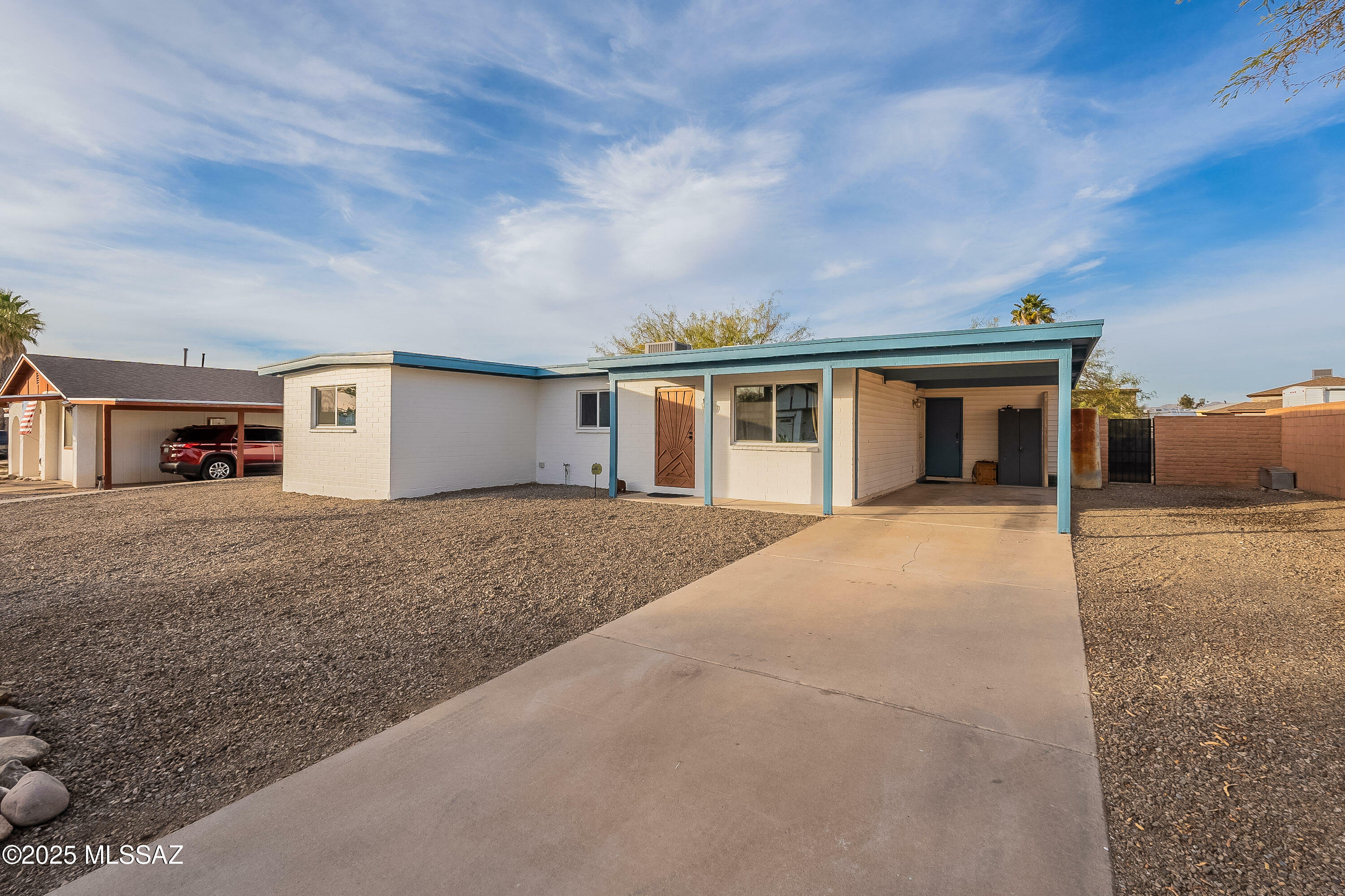 Property Photo:  3810 W Red Wing Street  AZ 85741 