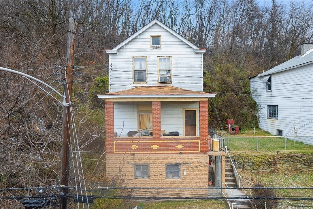 Property Photo:  818 Benwood Ave  PA 15136 