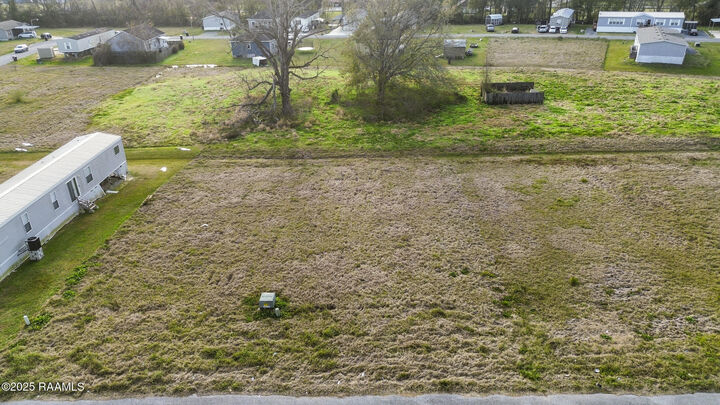 Property Photo: 209 Laurelwood Drive LA 70501