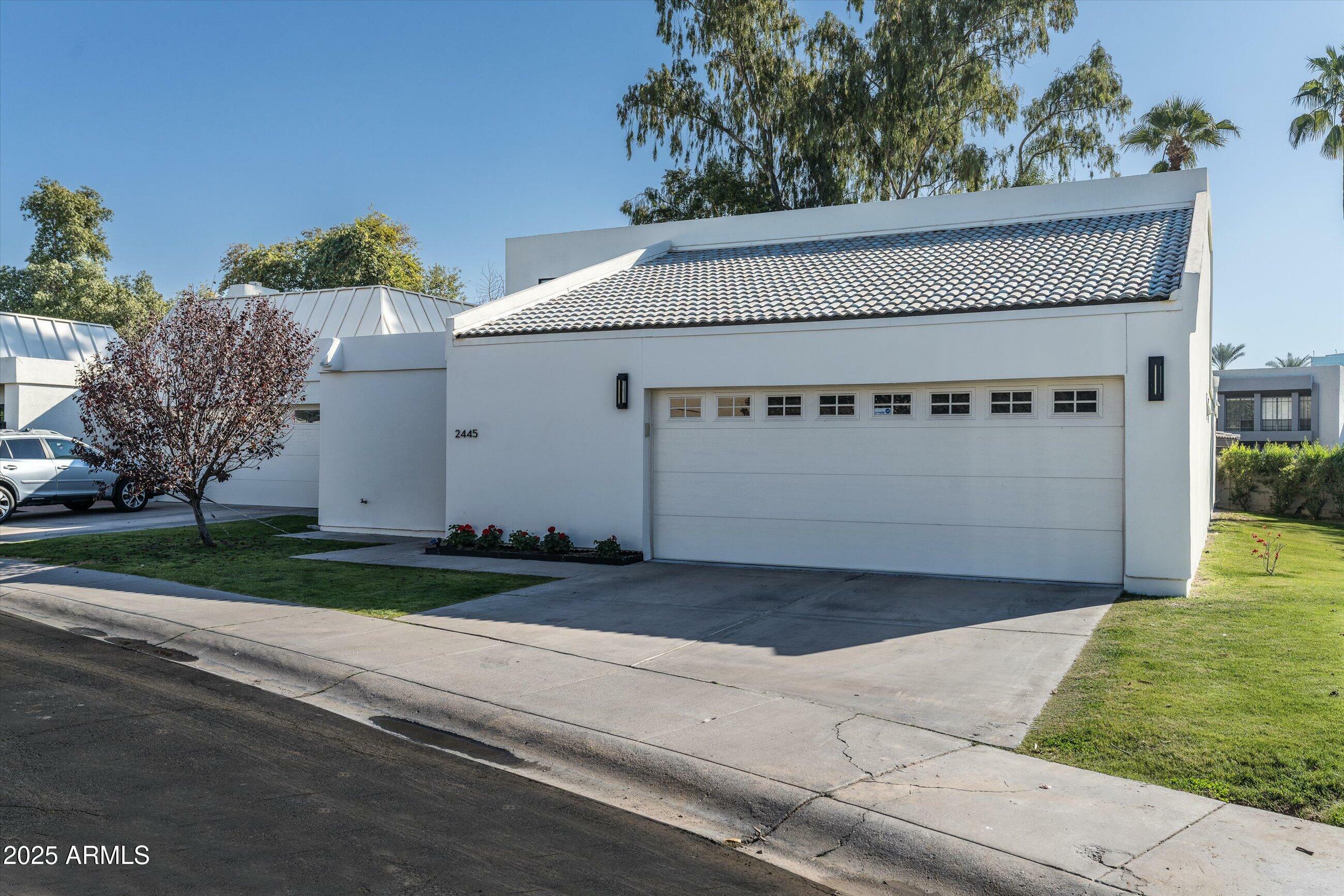 Property Photo:  2445 E Oregon Avenue  AZ 85016 