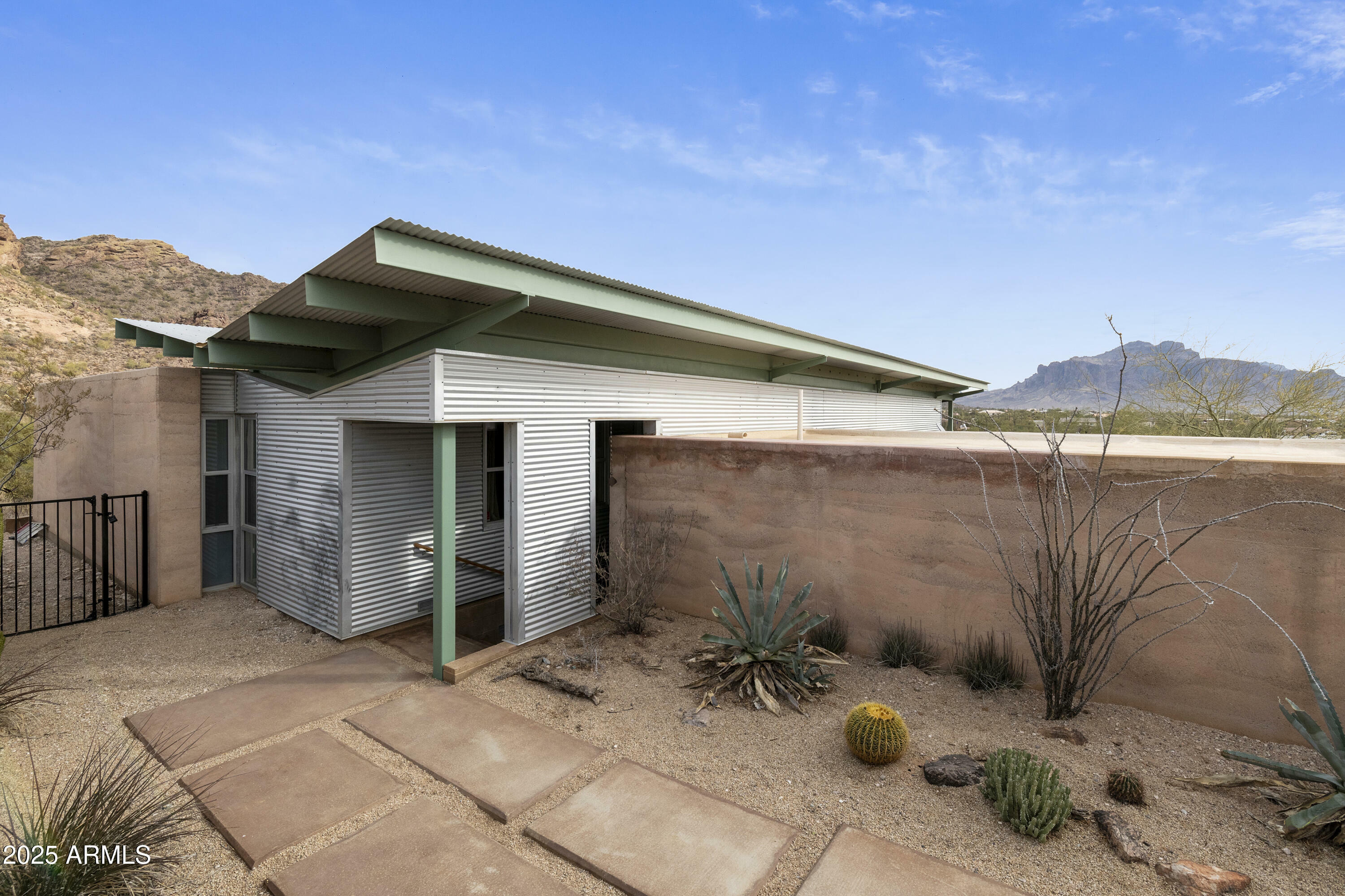 Property Photo:  135 E Tonto Street  AZ 85119 