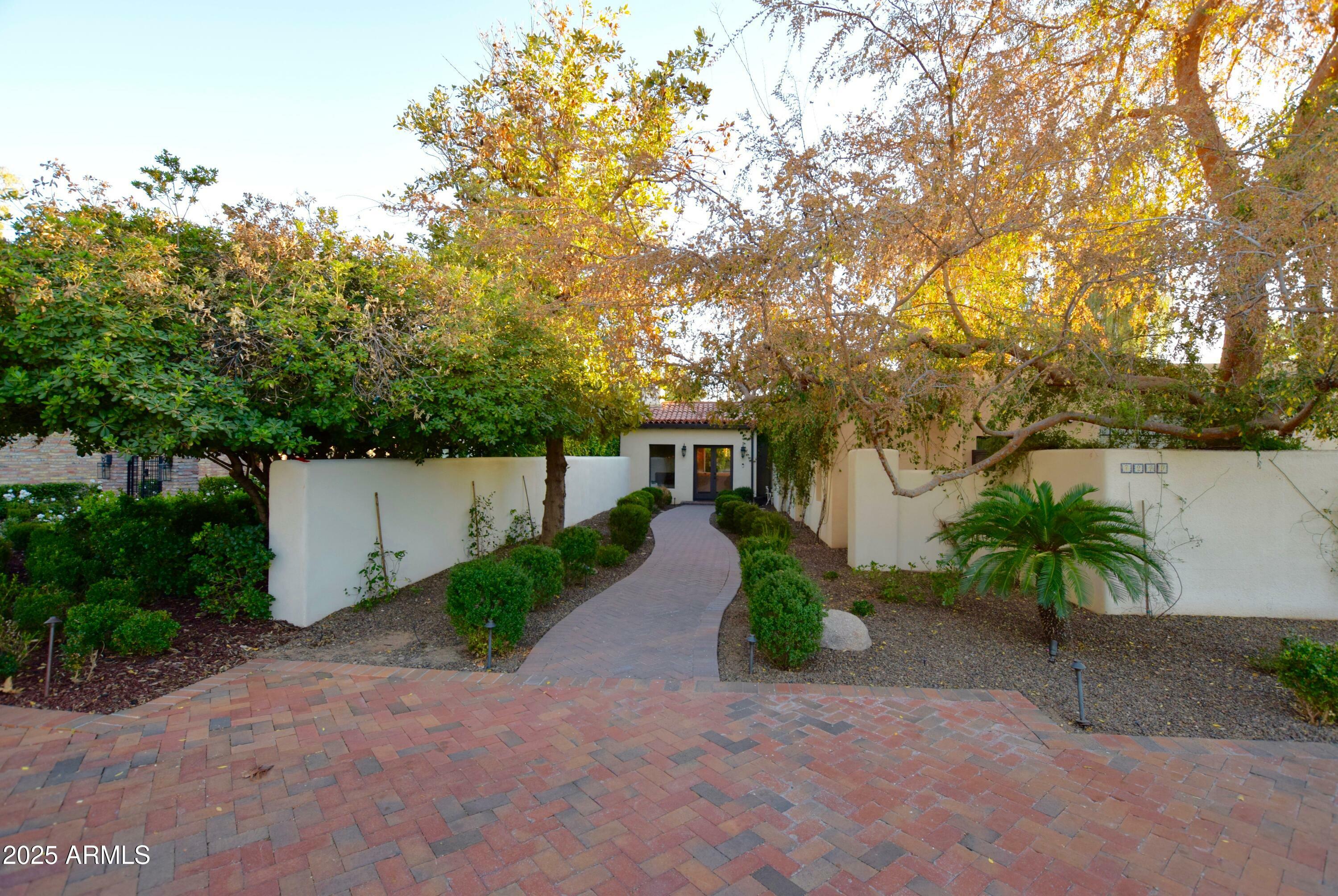Property Photo: 7249 N Central Avenue AZ 85020