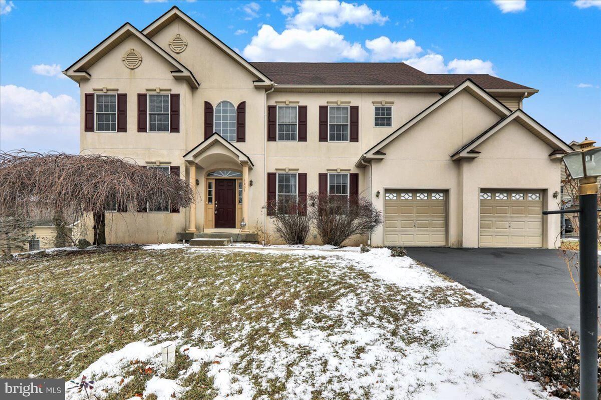 Property Photo: 1631 W Thistle Drive PA 19610