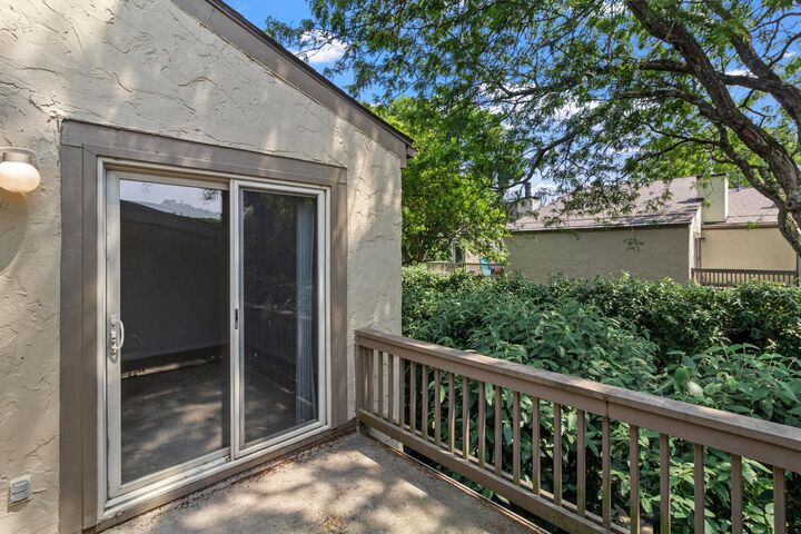 Property Photo: 1301 Lake Shore Drive OH 43204