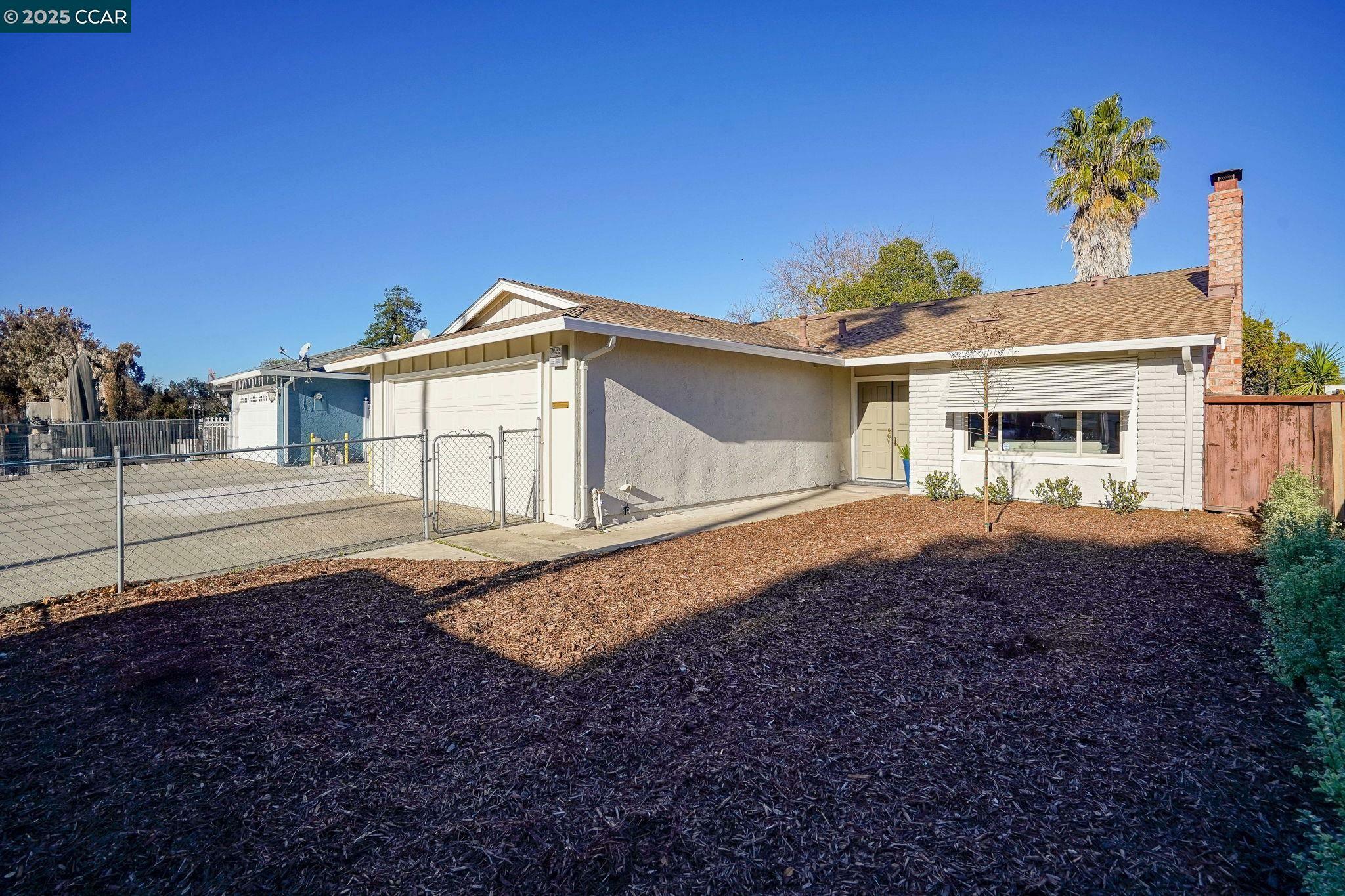 Property Photo:  1716 Hanlon Way  CA 94565 