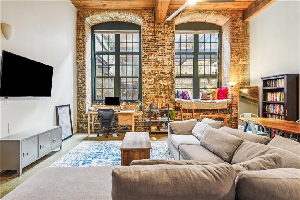 Property Photo:  170 Boulevard SE H-218  GA 30312 