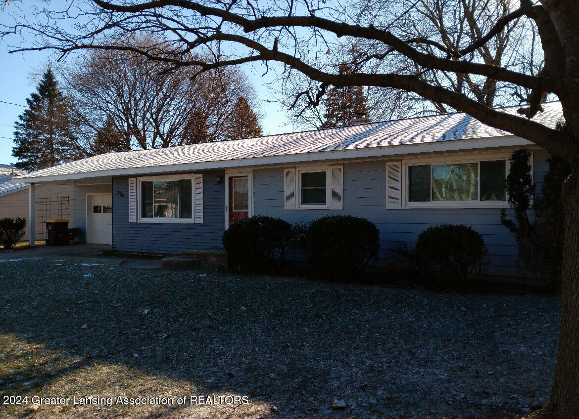 Property Photo:  204 York Road  MI 48880 