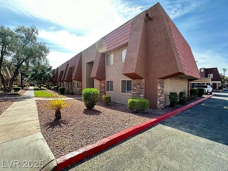 Property Photo:  5422 River Glen Drive 365  NV 89103 