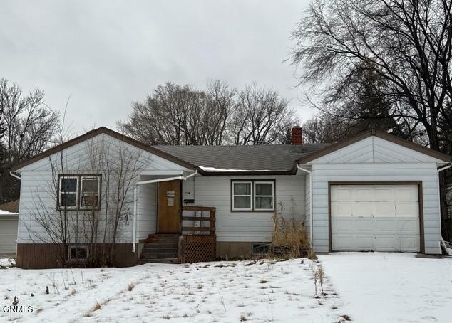 Property Photo:  904 Anderson Street  ND 58501 