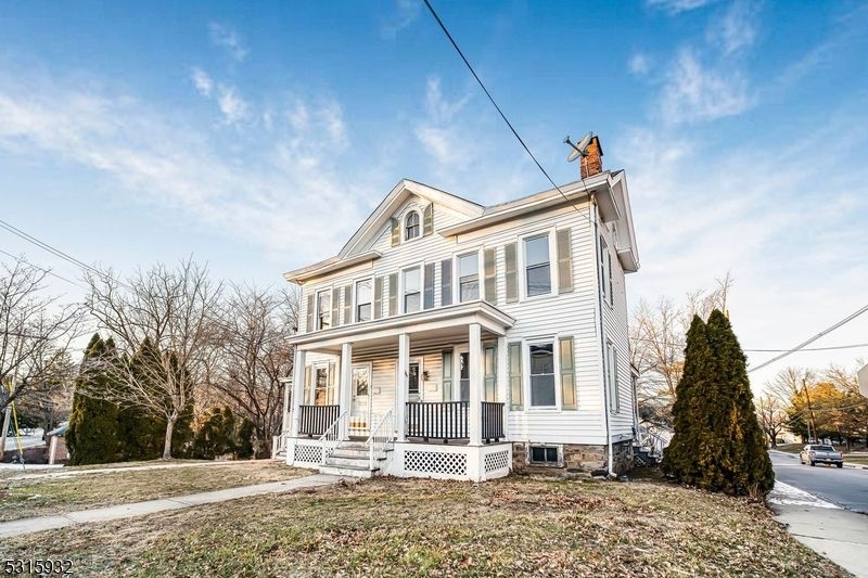 Property Photo:  17 Capner St  NJ 08822 