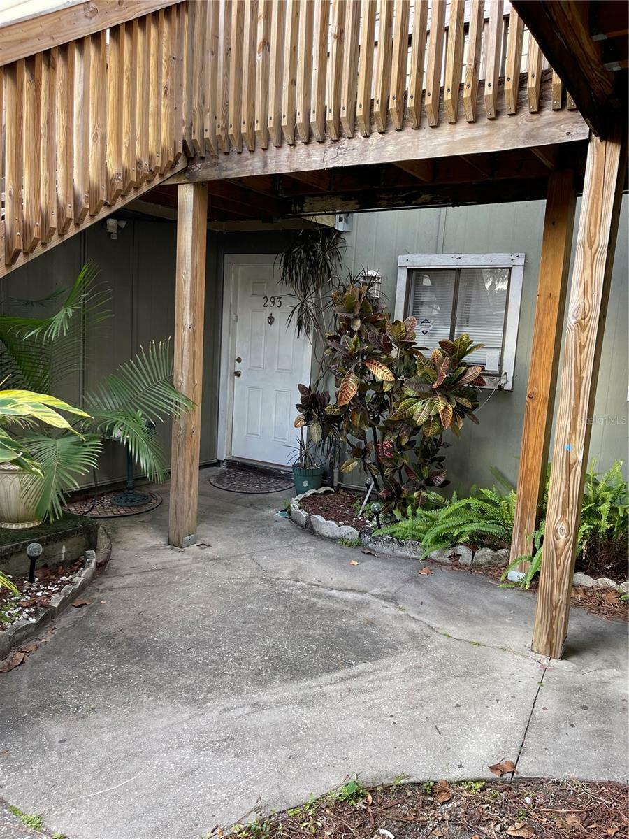 Property Photo:  293 Scottsdale Square 293  FL 32792 