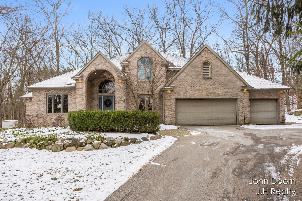 Property Photo:  6250 Cannon Highlands Drive NE  MI 49306 