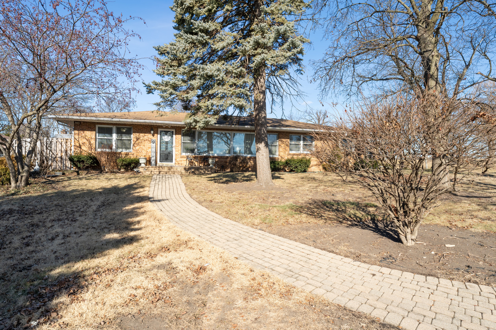 Property Photo:  353 E Butterfield Road  IL 60126 