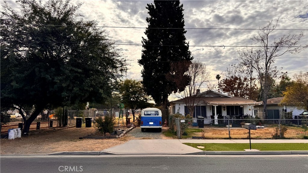 Property Photo:  527 E Central Avenue  CA 92543 