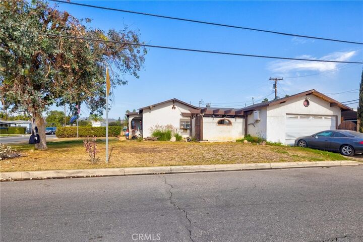 Property Photo:  300 N Valencia Street  CA 90631 