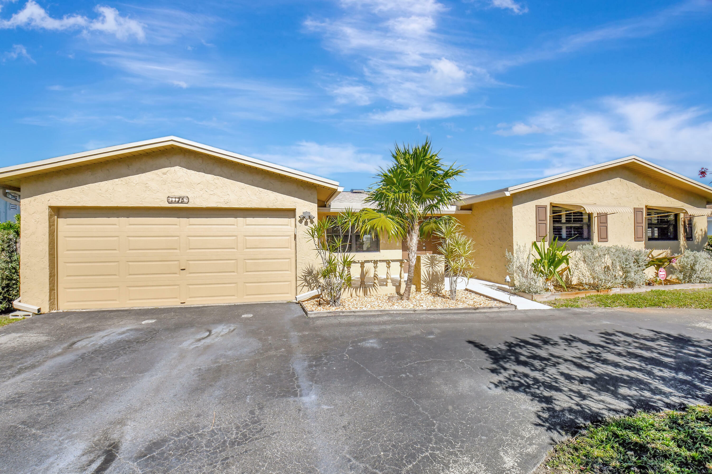 Property Photo:  1175 SW 28th Avenue  FL 33426 