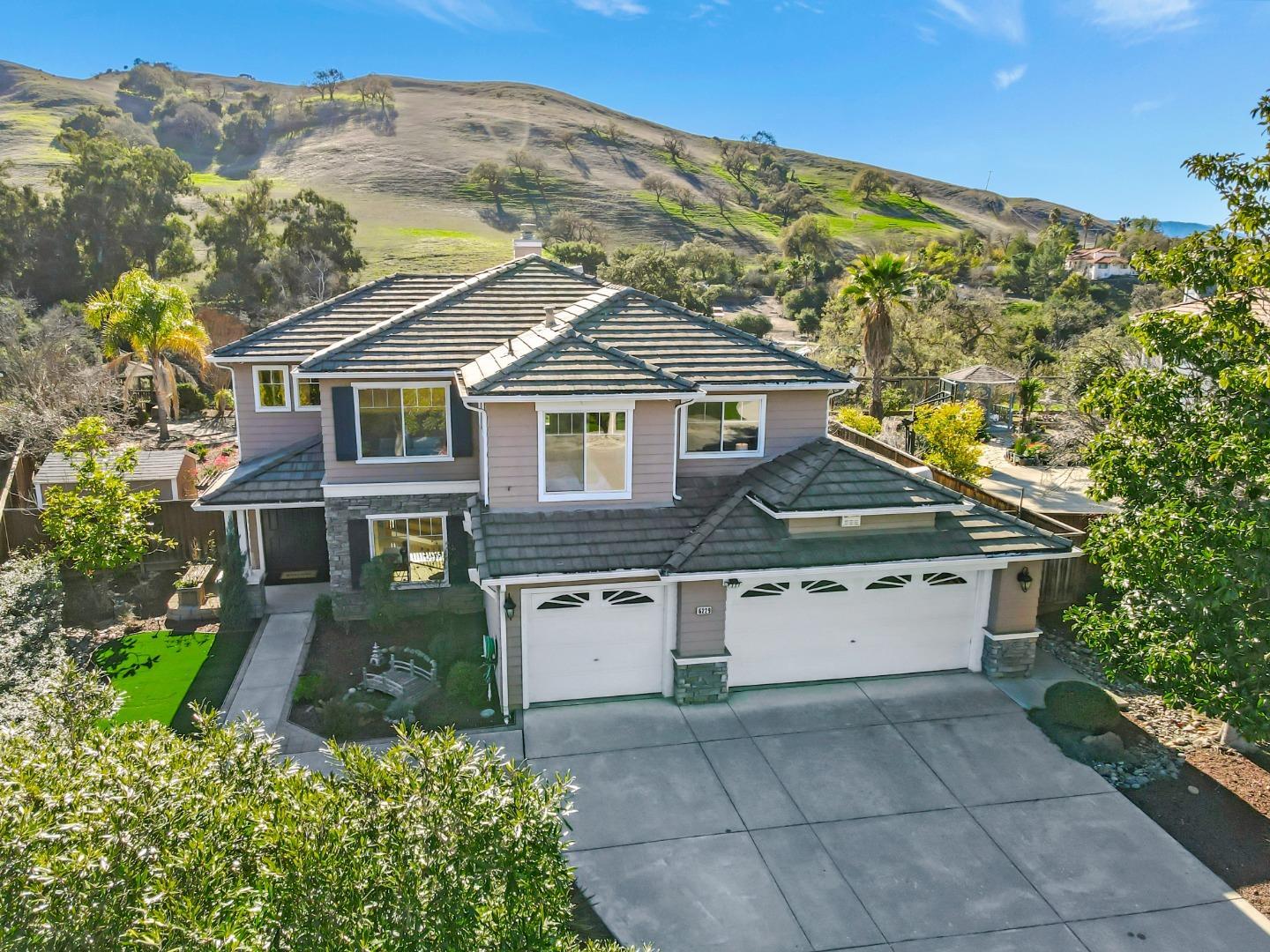 Property Photo: 6229 Dovetail Court CA 95135