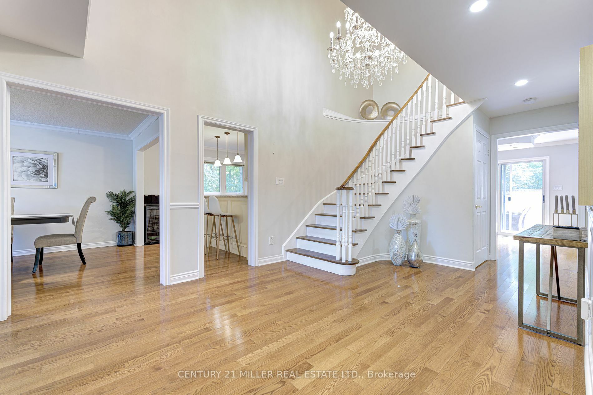 Property Photo:  2116 Munn'S Ave  ON L6H 4K4 