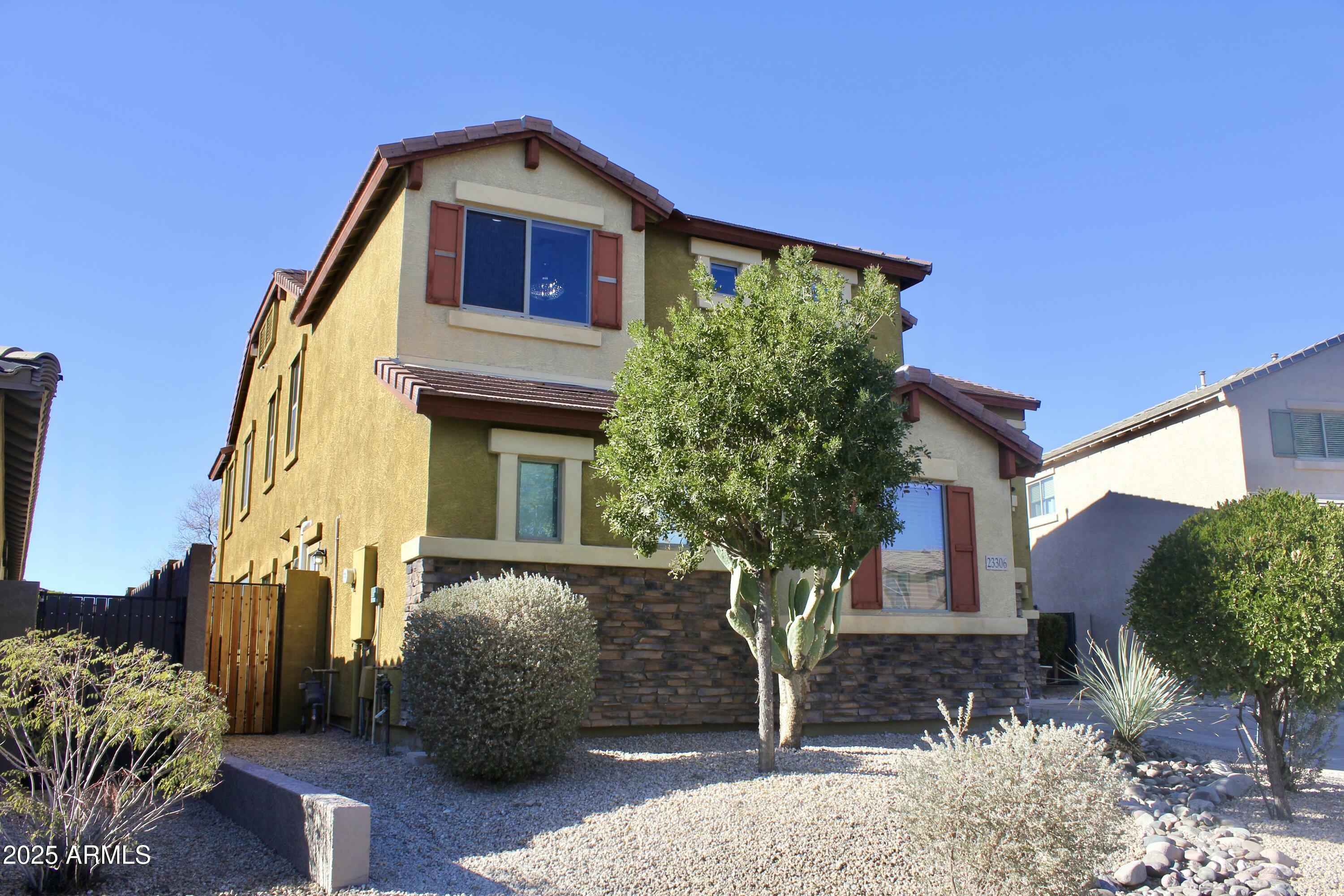 Property Photo:  23306 N 40th Place  AZ 85050 