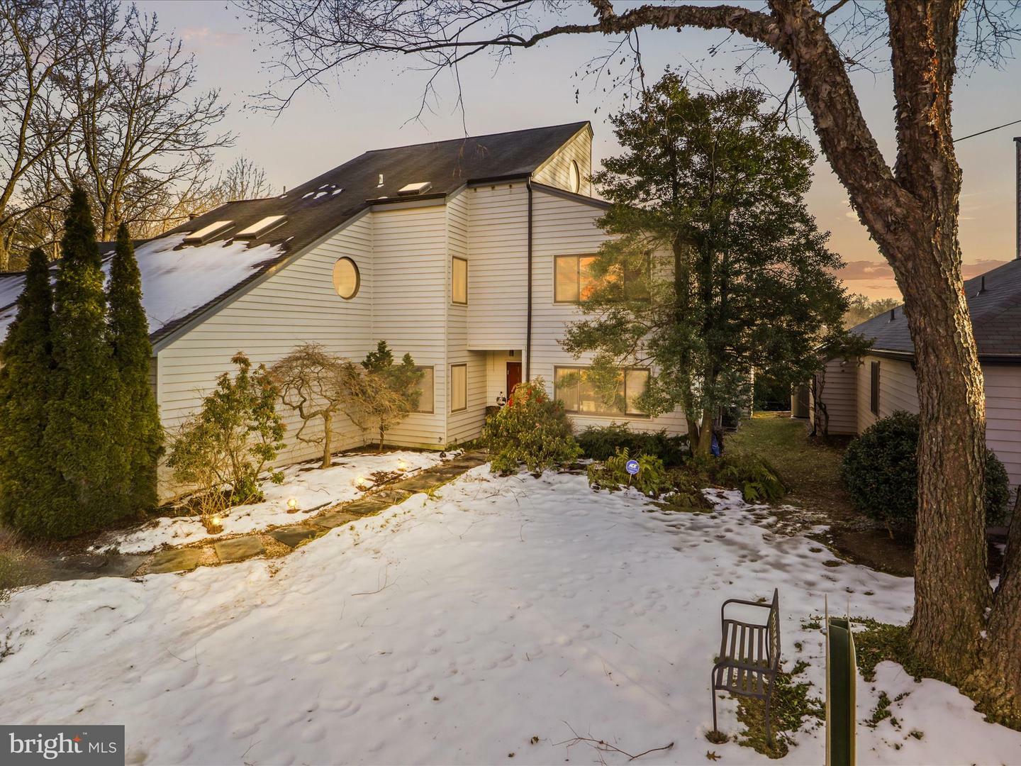 Property Photo: 2113 S Bay Lane VA 20191