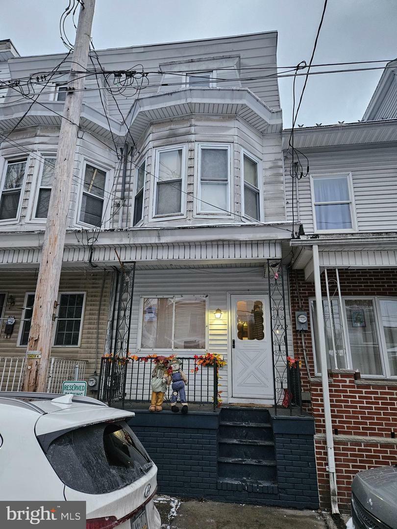 Property Photo:  712 E Mahanoy Street  PA 17948 