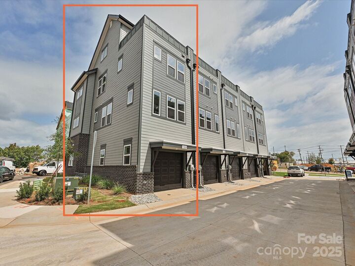 Property Photo: 1308 Walter Taylor Way Eqx0105 NC 28206