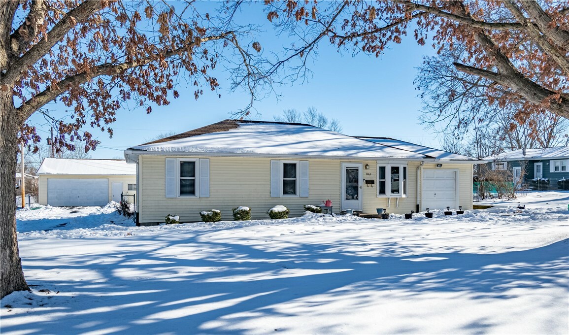 Property Photo:  3062 S Wheatland Road  IL 62521 