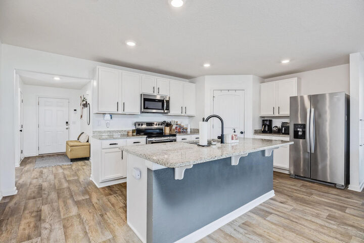 Property Photo:  1010 Limpkin Street  FL 32539 