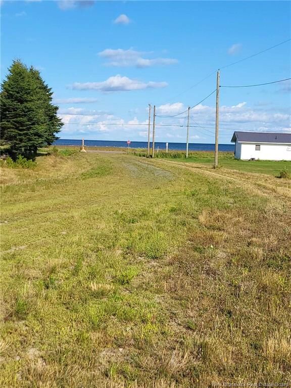 4 Lakeside Lane — photo 1