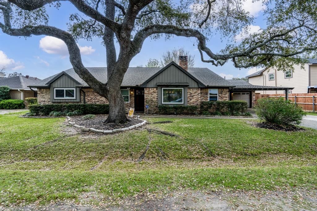 Property Photo:  9127 Highcrest Drive  TX 77080 
