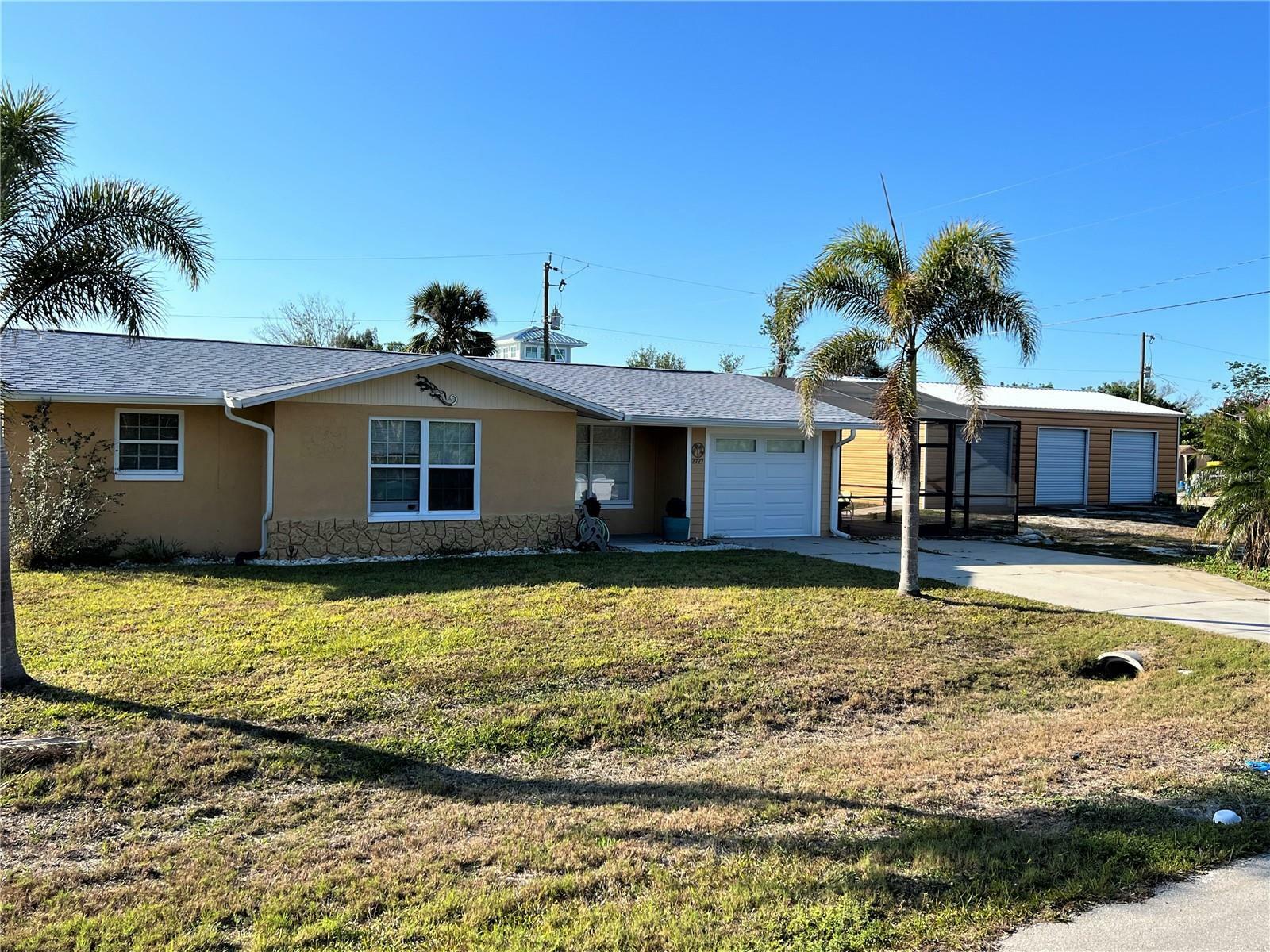 Property Photo:  2727 Poinciana Court  FL 33950 