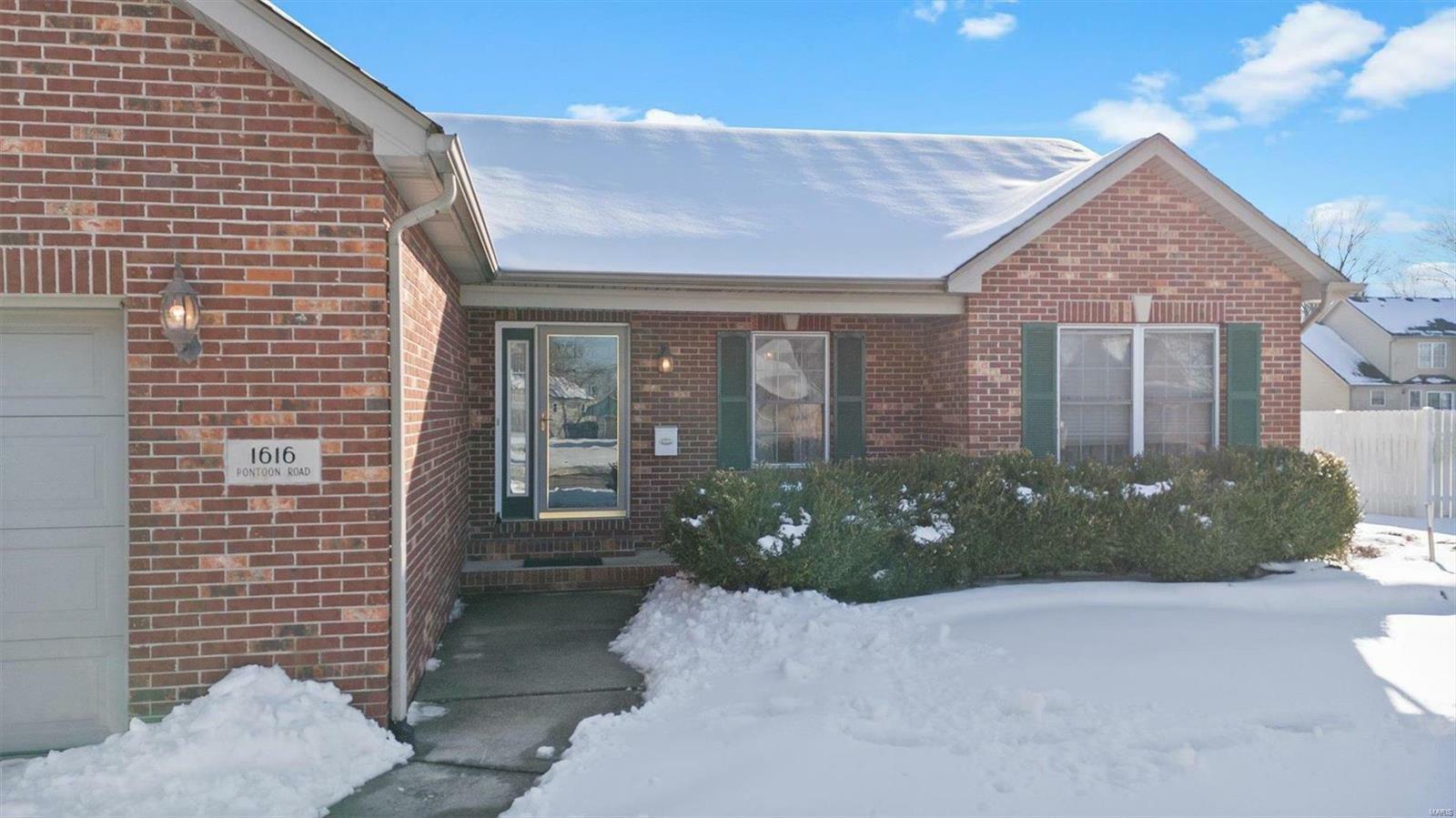 Property Photo:  1616 Pontoon Road  IL 62040 