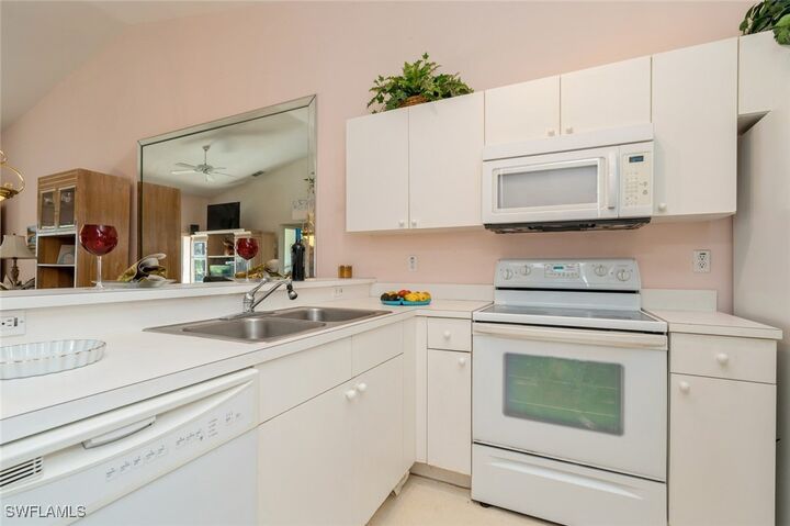 Property Photo:  1336 Mainsail Drive 1224  FL 34114