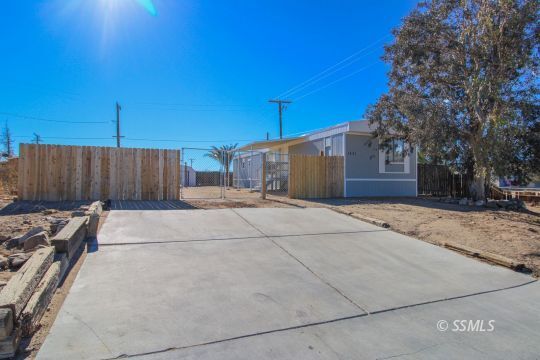1441 W Iowa Ave  Ridgecrest CA 93555 photo