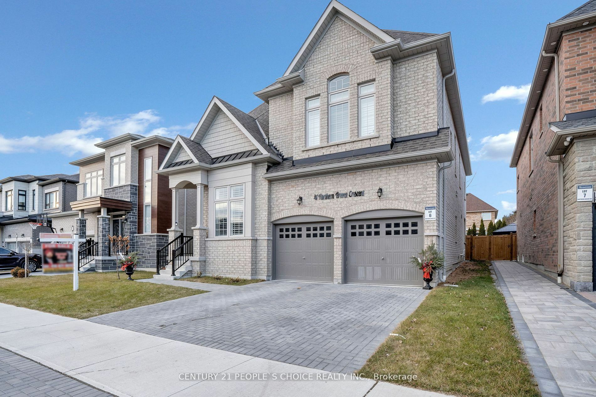 Property Photo:  41 Northern Breeze Cres  ON L1R 0N9 