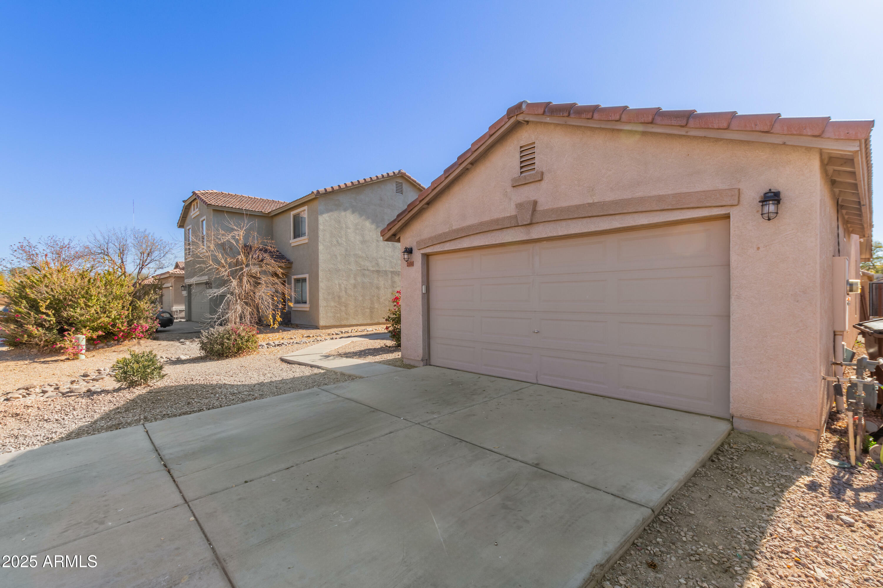 Property Photo:  2131 E Haflinger Way  AZ 85140 