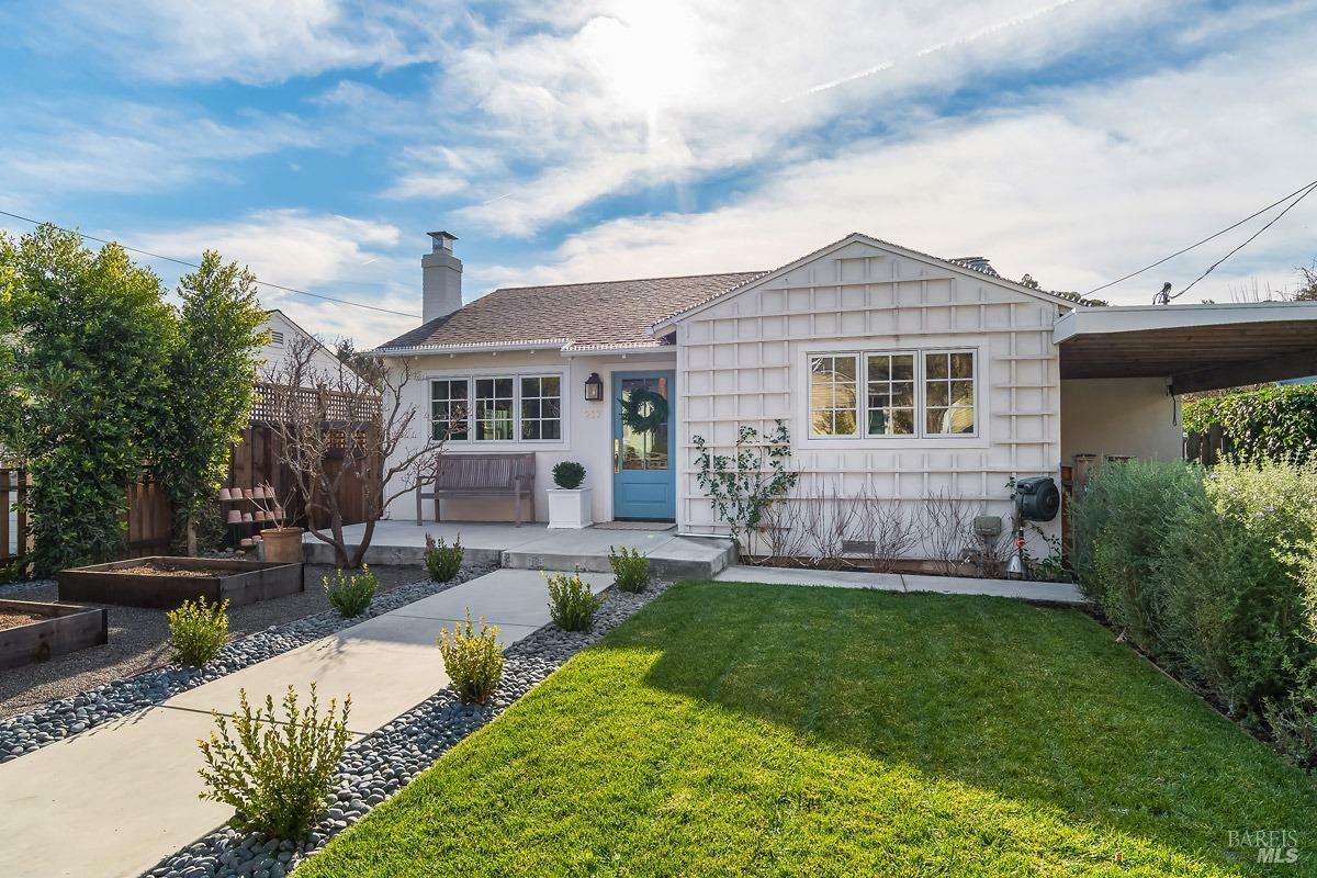 Property Photo:  217 Solano Street  CA 94901 