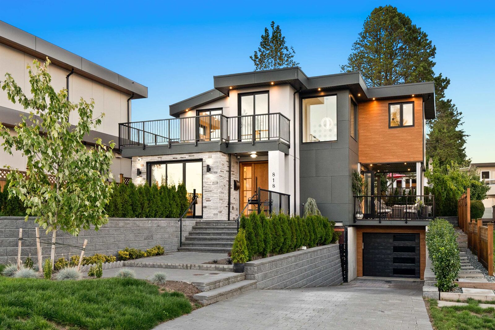 Photo de la propriété: 818 Drayton Street BC V5L 4E2