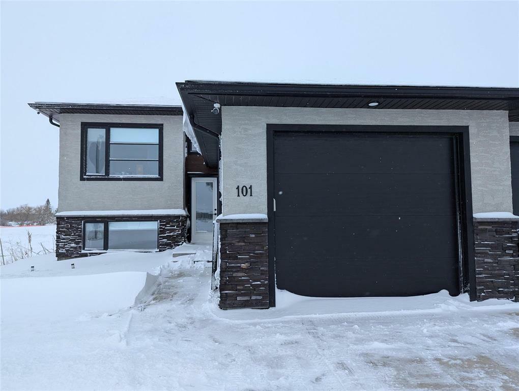 101 River Ridge Drive  Lorette MB R5K 1G8 photo