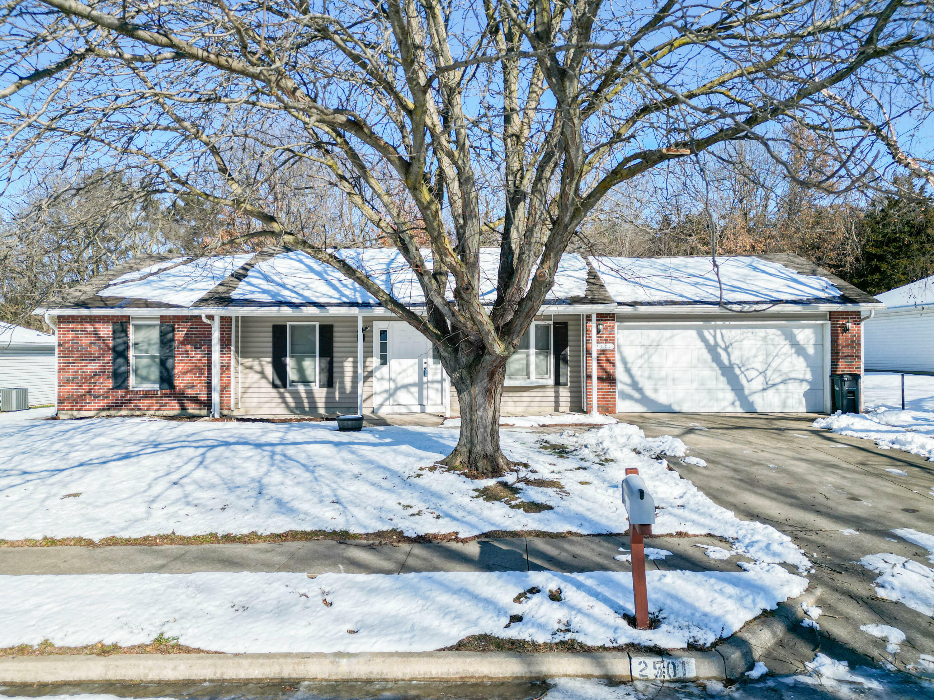 2501 Oakland Ridge Dr  Columbia MO 65202 photo